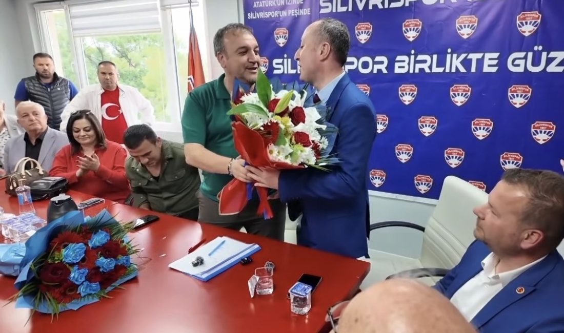 Silivrispor Kulübü’nün olağanüstü genel kurulunun ardından idari yönetimde devir teslim
