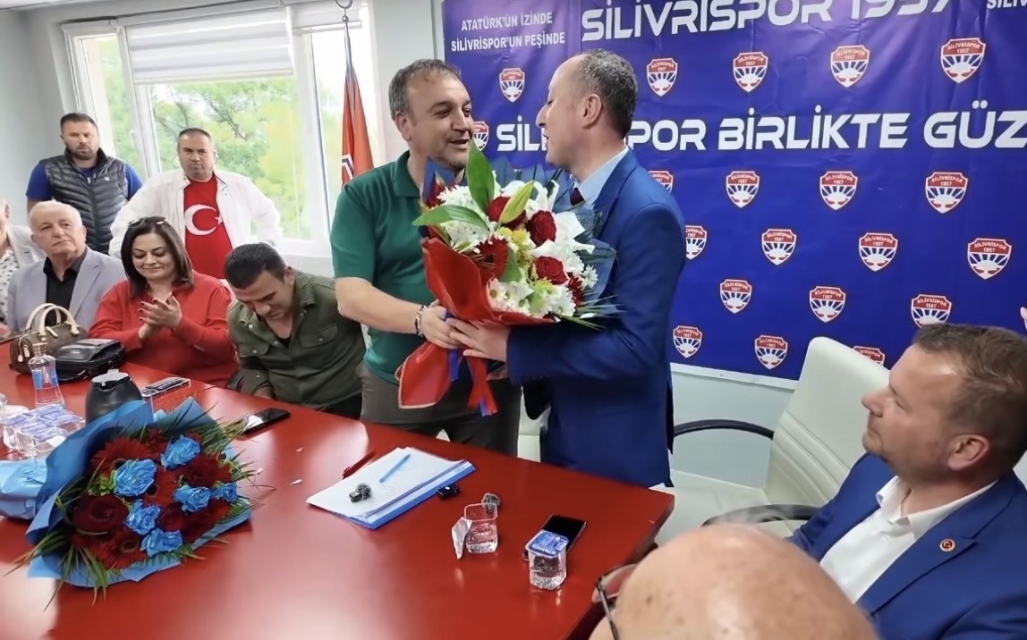 Silivrispor Kulübü’nün olağanüstü genel kurulunun ardından idari yönetimde devir teslim