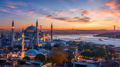 İstanbul&nbsp;sen mavisi buz,yeşili yaprak gibi olan bir şehirsin.Arnavut kaldırımlarin ,tarihi