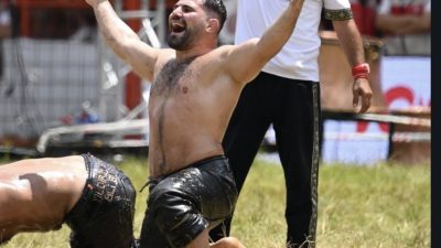 Edirne Sarayiçi Er Meydanı’nda günlerdir süren nefes kesen mücadelelerin ardından,